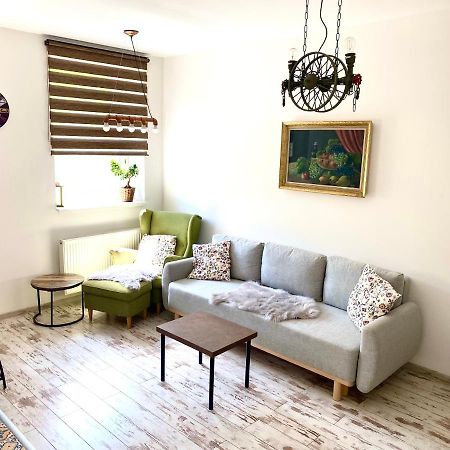 Kysucke Nove Mesto Residence Park Lovely Apartman With Private Parking מראה חיצוני תמונה