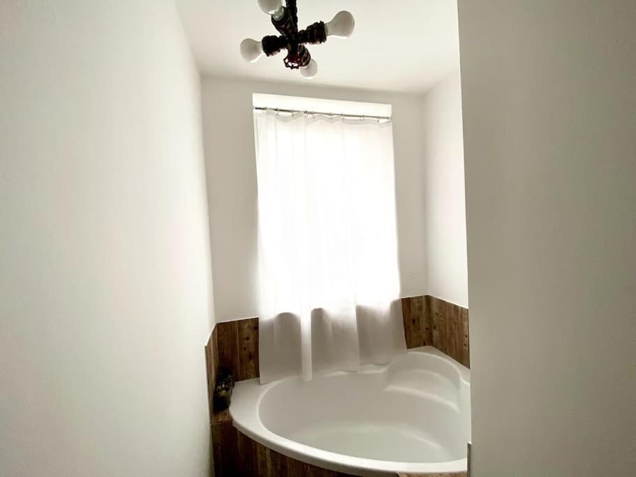 Kysucke Nove Mesto Residence Park Lovely Apartman With Private Parking מראה חיצוני תמונה
