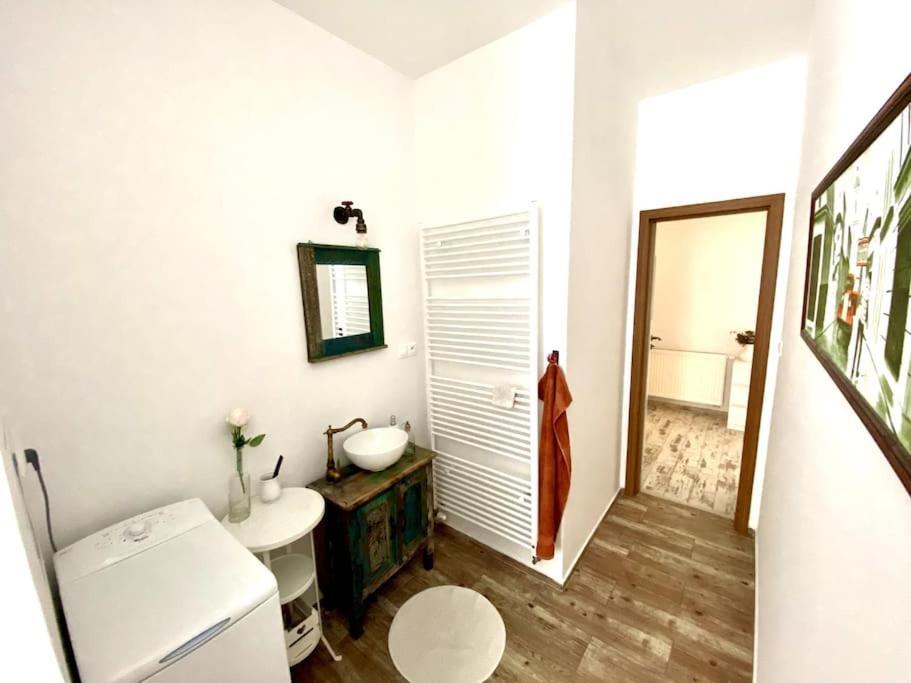 Kysucke Nove Mesto Residence Park Lovely Apartman With Private Parking מראה חיצוני תמונה