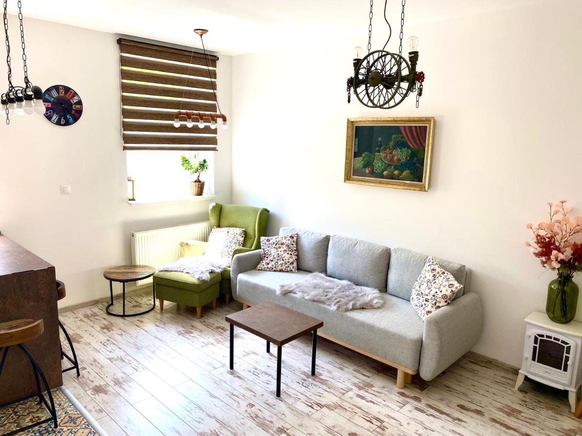Kysucke Nove Mesto Residence Park Lovely Apartman With Private Parking מראה חיצוני תמונה