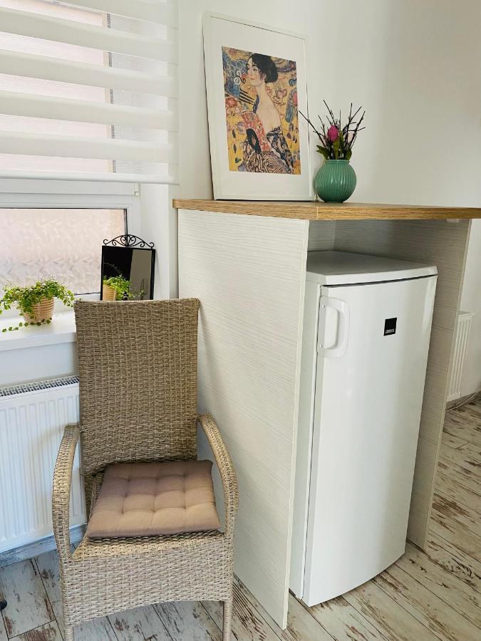 Kysucke Nove Mesto Residence Park Lovely Apartman With Private Parking מראה חיצוני תמונה