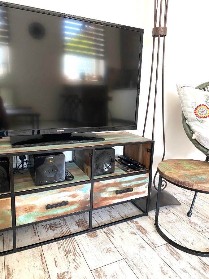 Kysucke Nove Mesto Residence Park Lovely Apartman With Private Parking מראה חיצוני תמונה